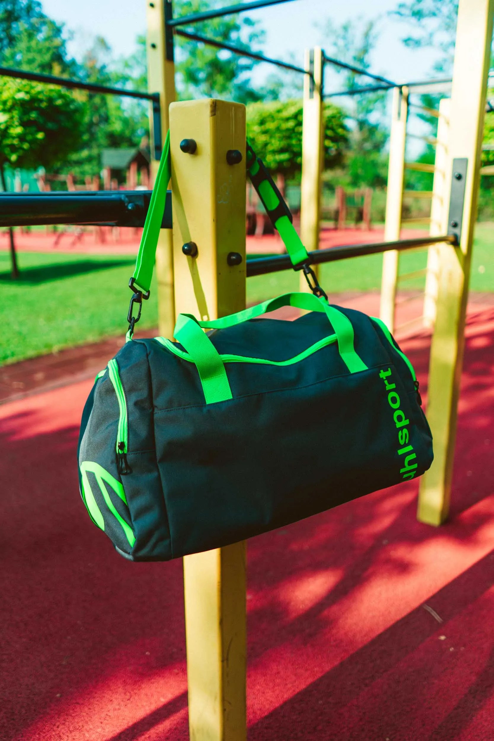 Tasche Uhlsport Essential 2.0 Sporttasche 50l Grün