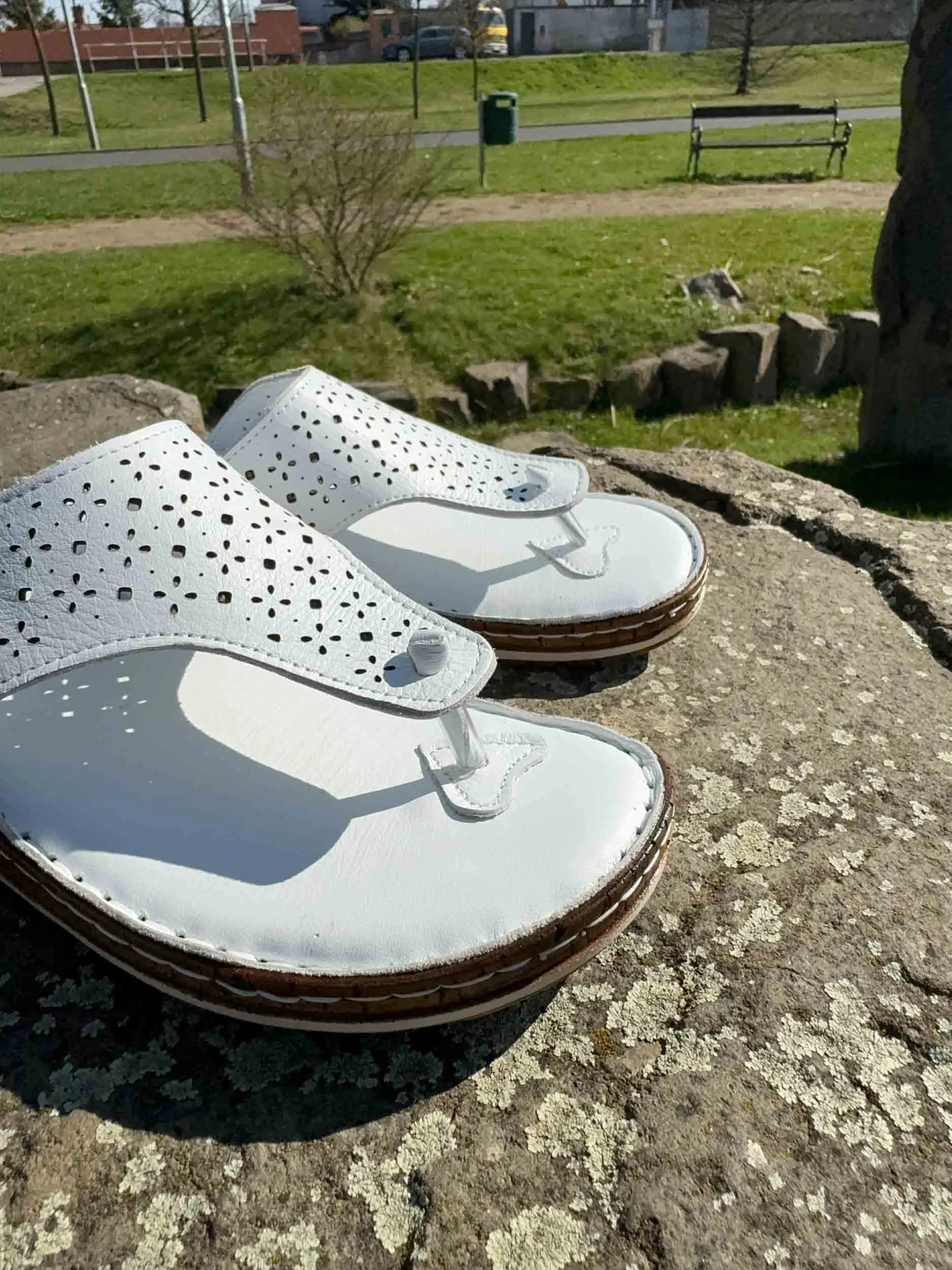 Chinelos de couro femininos nell chinelos brancos 39