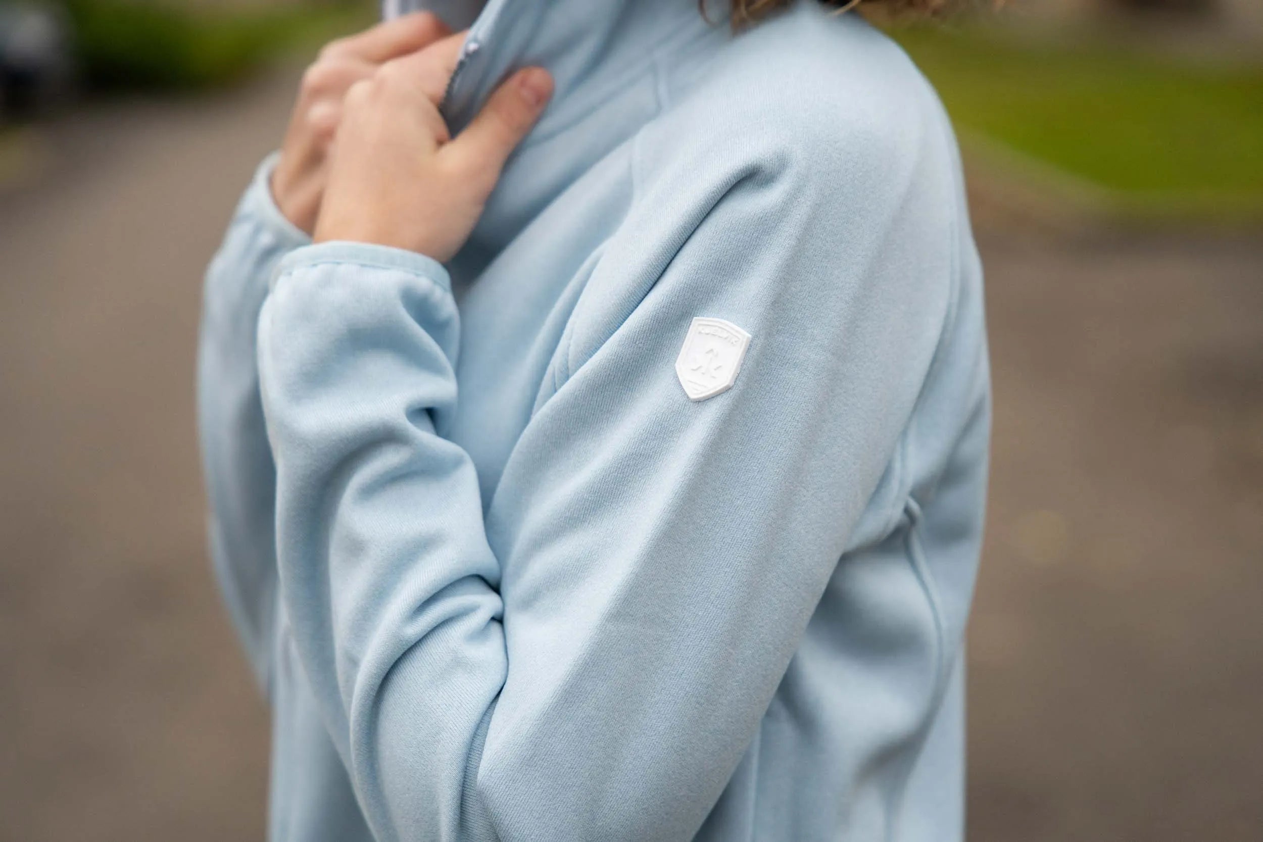 Geansaí na mban kjelvik milou gorm 40