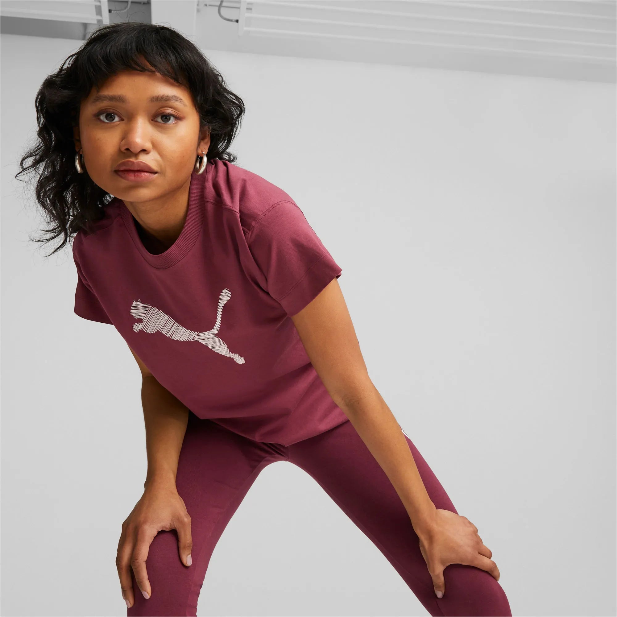T-shirt da donna Puma Wmns Her Tshirt Dark Jasper Burgundy