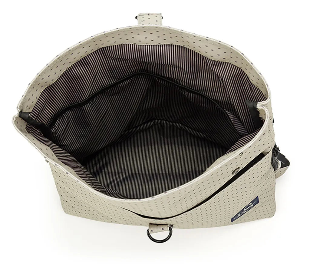 Buail backpack na mban isla liath