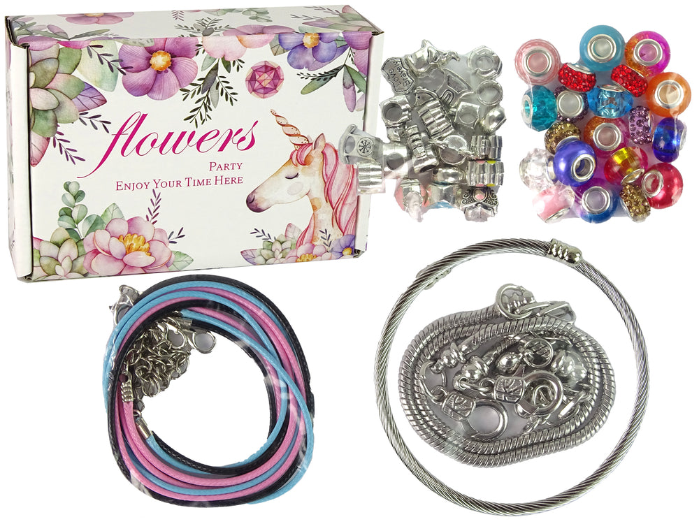 Set Armbanden, Kettingen En Gekleurde Sieraden Kralen
