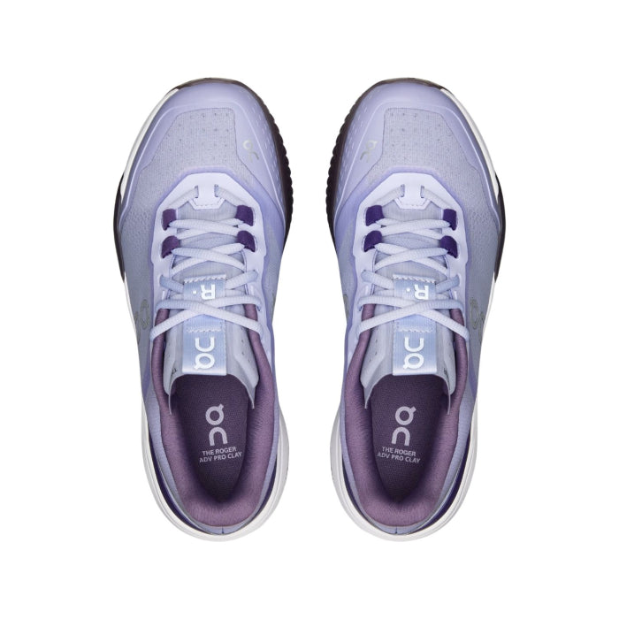 Sulle Scarpe Da Tennis Da Donna