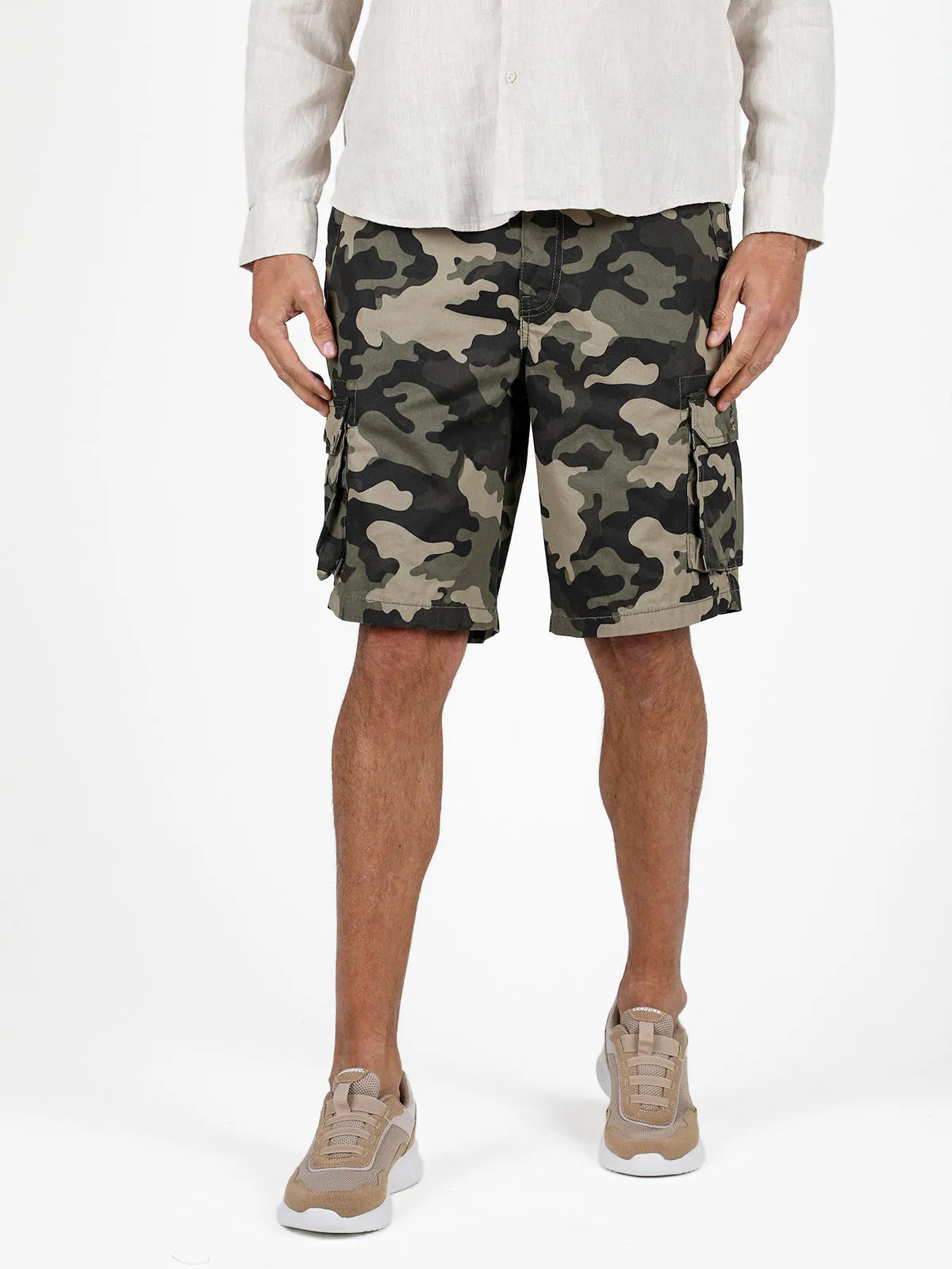 Herrenshorts The People Rep. Nihil Camouflage Green