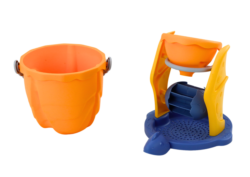 Dinosaur Sand Set Funnel Grinder Molds Spatula 7 Pieces.