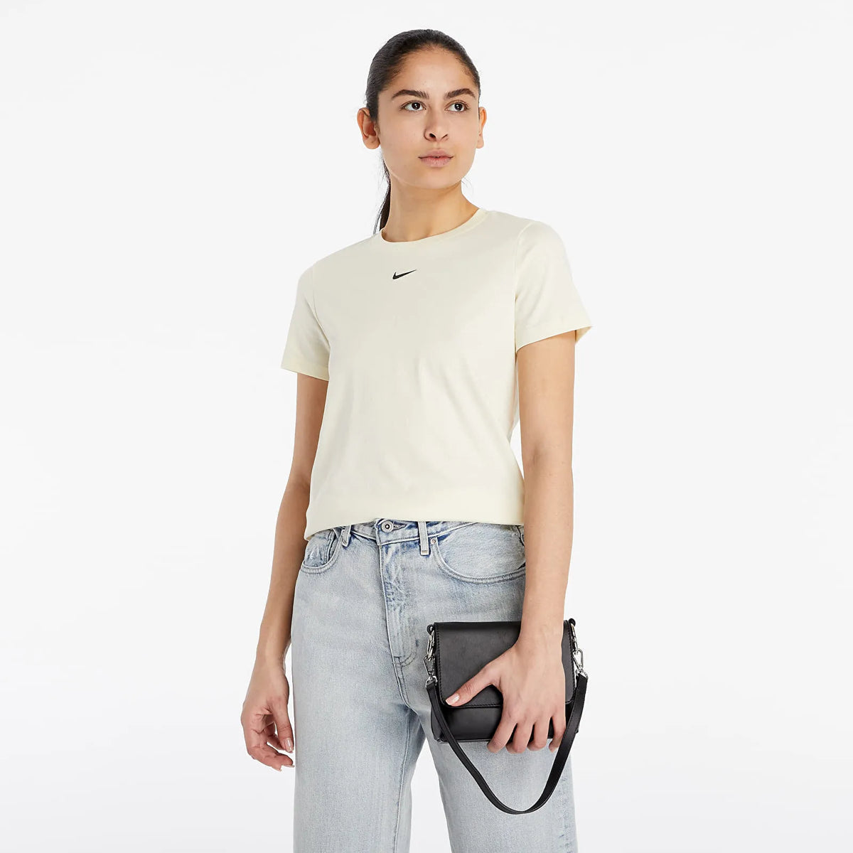 Dámske tričko Nike Essential Crew Coconut Milk Beige