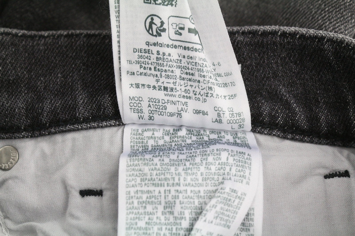 Diesel 2023 D-finitive 09f84 Jeans pour hommes, gris délavé, jambe fuselée régulière