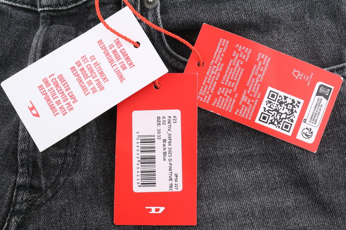 Diesel 2023 D-finitive 09f84 Jeans pour hommes, gris délavé, jambe fuselée régulière