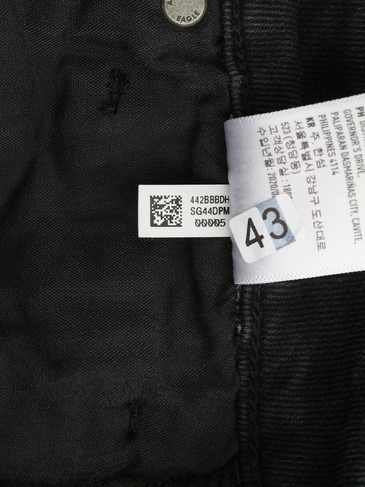 American Eagle Outfitters Mom Damen Jeans, bequemer Stretch-Bund, Distress