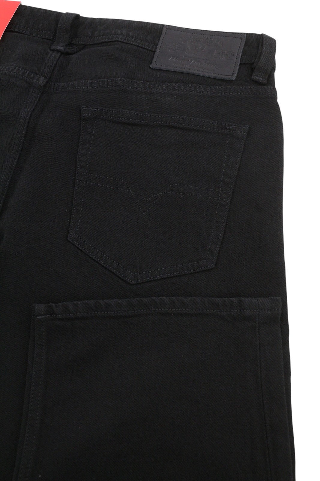 Diesel 1985 Larkee R07r3 Men Jeansregular Fit Straight Leg Mid Waist