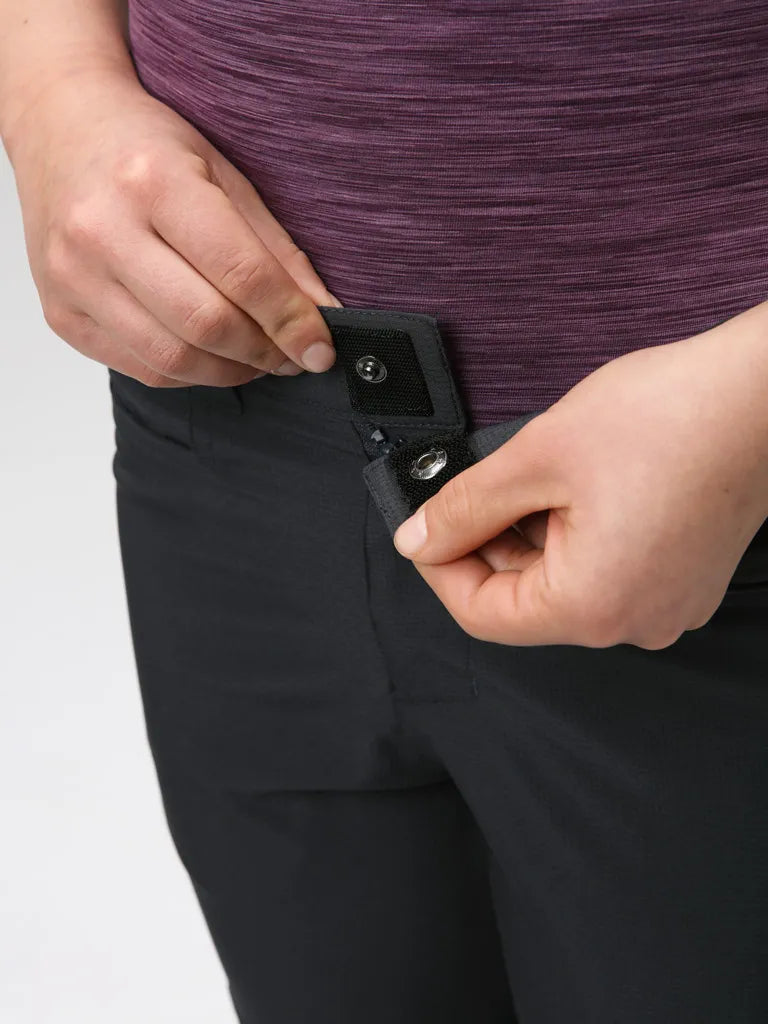 Pantaloni da donna loop uzbeca blu scuro s