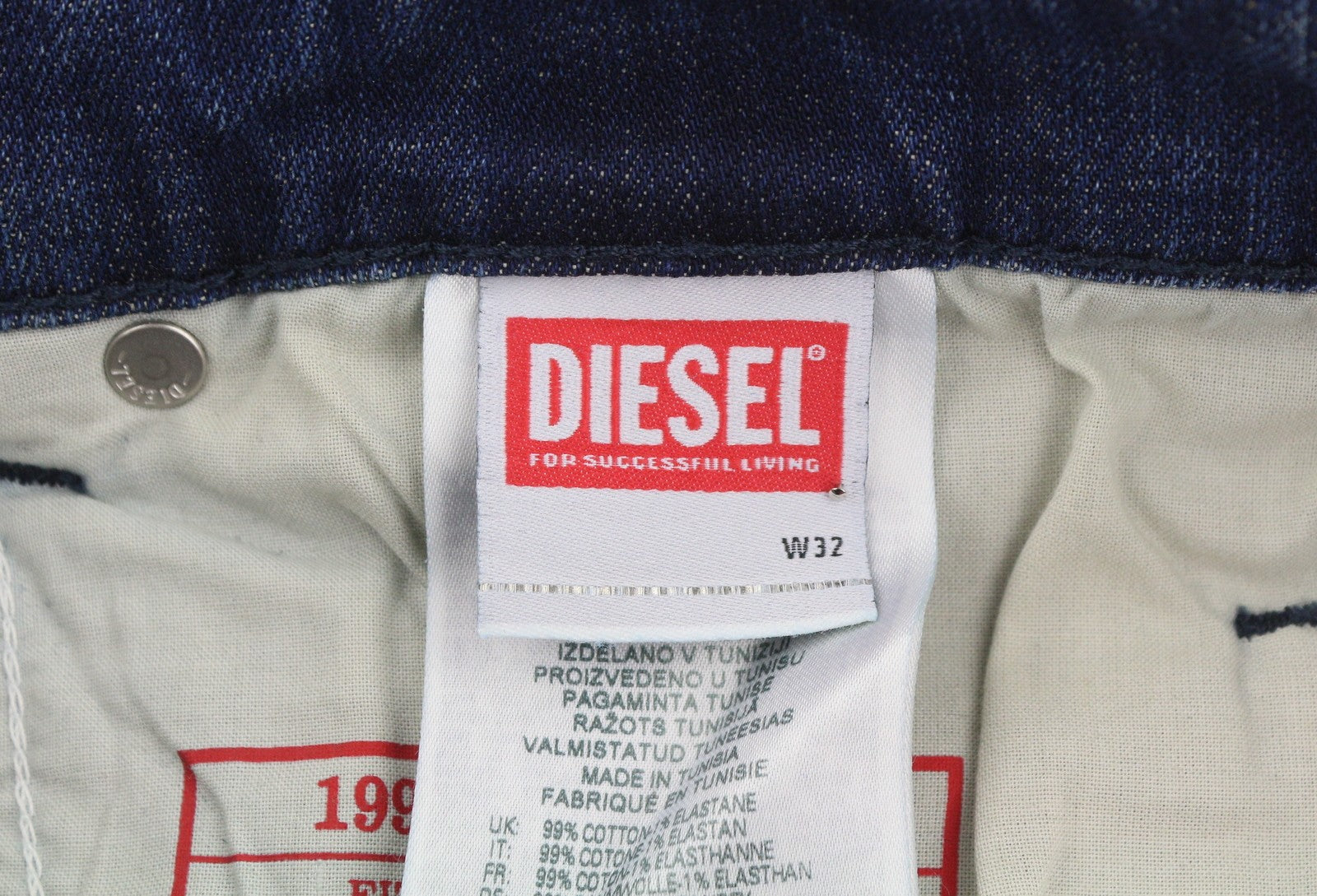 Diesel 1998 D-buck 09h35 Jeans bleu délavé Slim Bootcut Rrp175