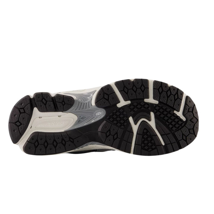 Sneakers Iarmhéid Nua Jr