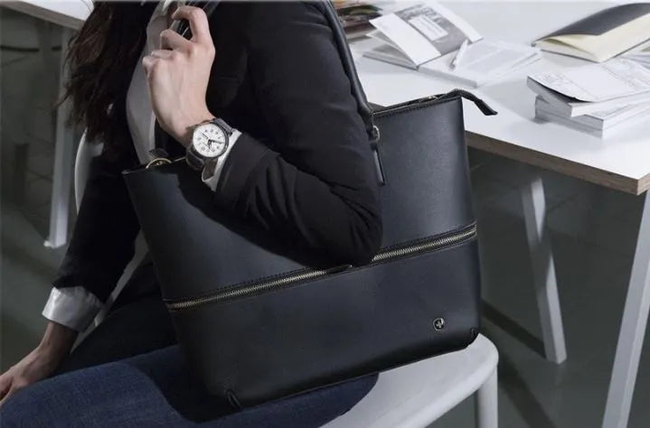 Dámská kabelka wenger eva 13 černo-modrá černá