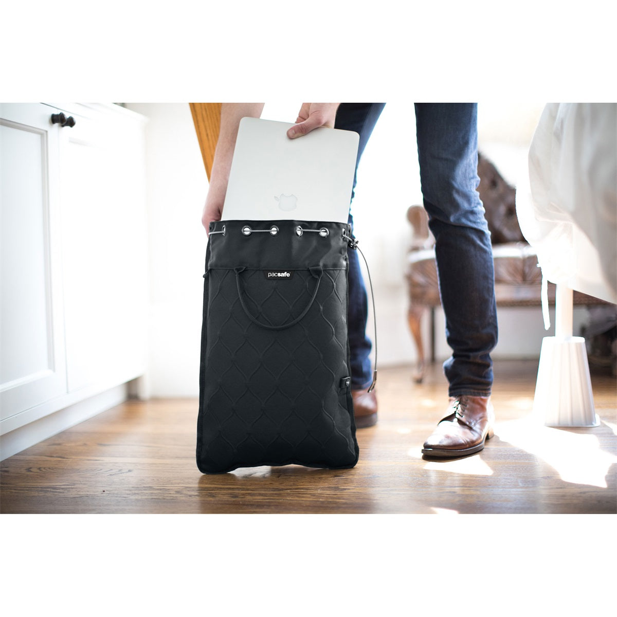 Pacsafe Travelsafe 12l Gii Portable Safe Black