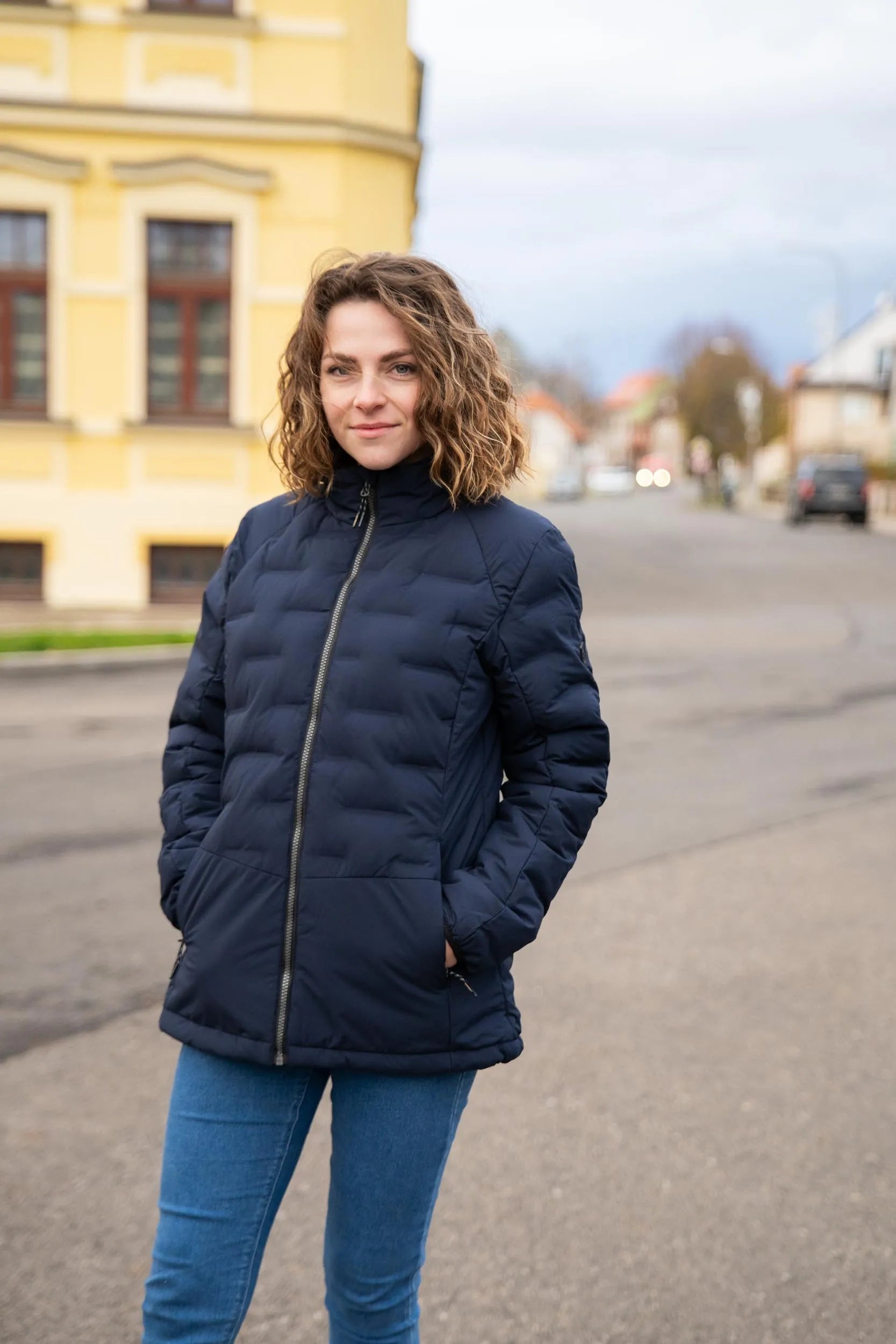 Dámska zimná bunda Kjelvik Sitaa námornícka modrá