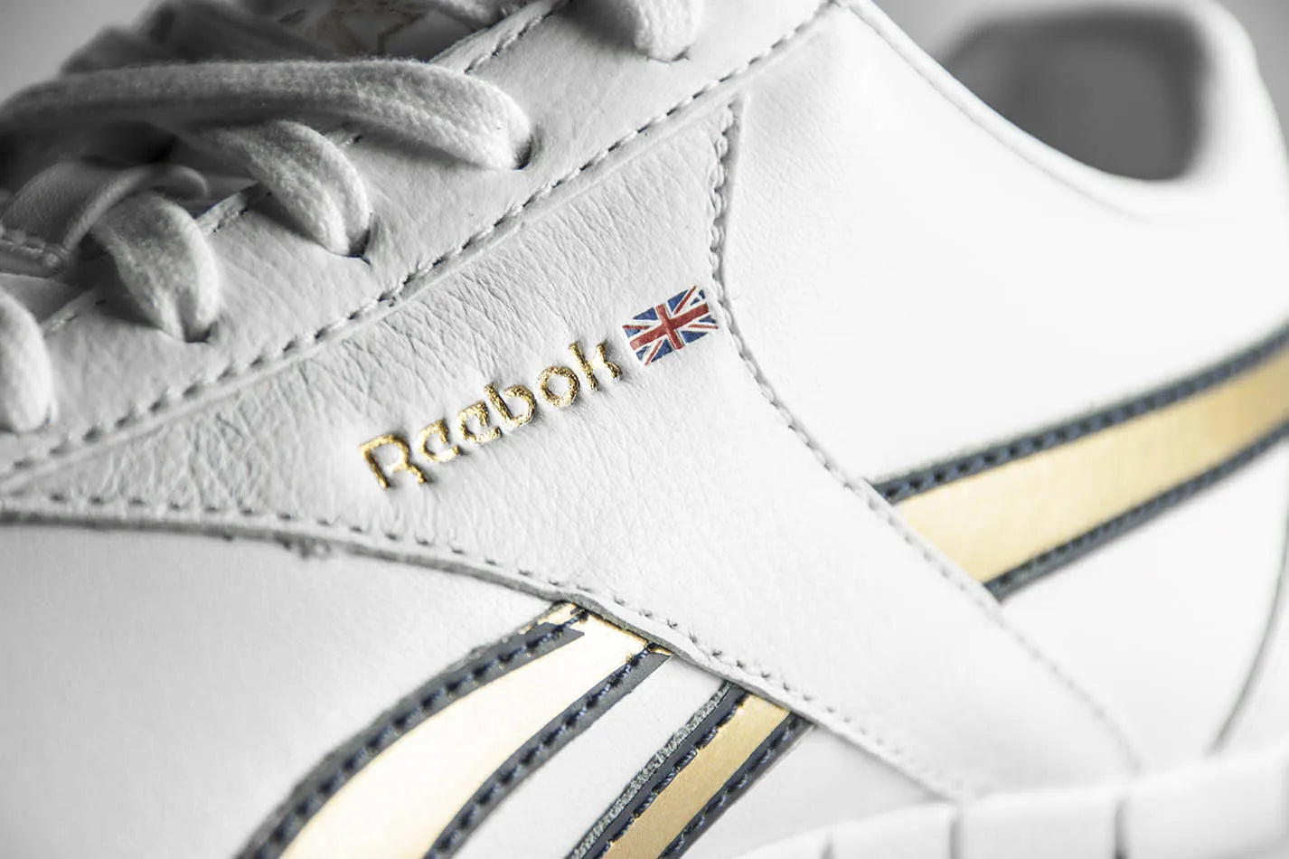 Bróga spóirt reebok world sprint white 32.5