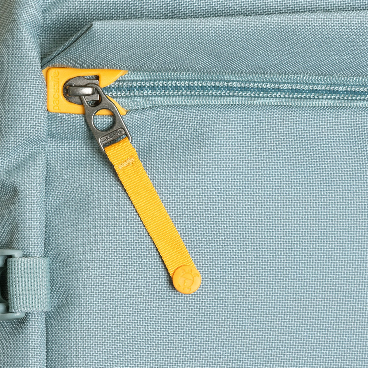 Mochila de mano Pacsafe Go 44 L Menta fresca