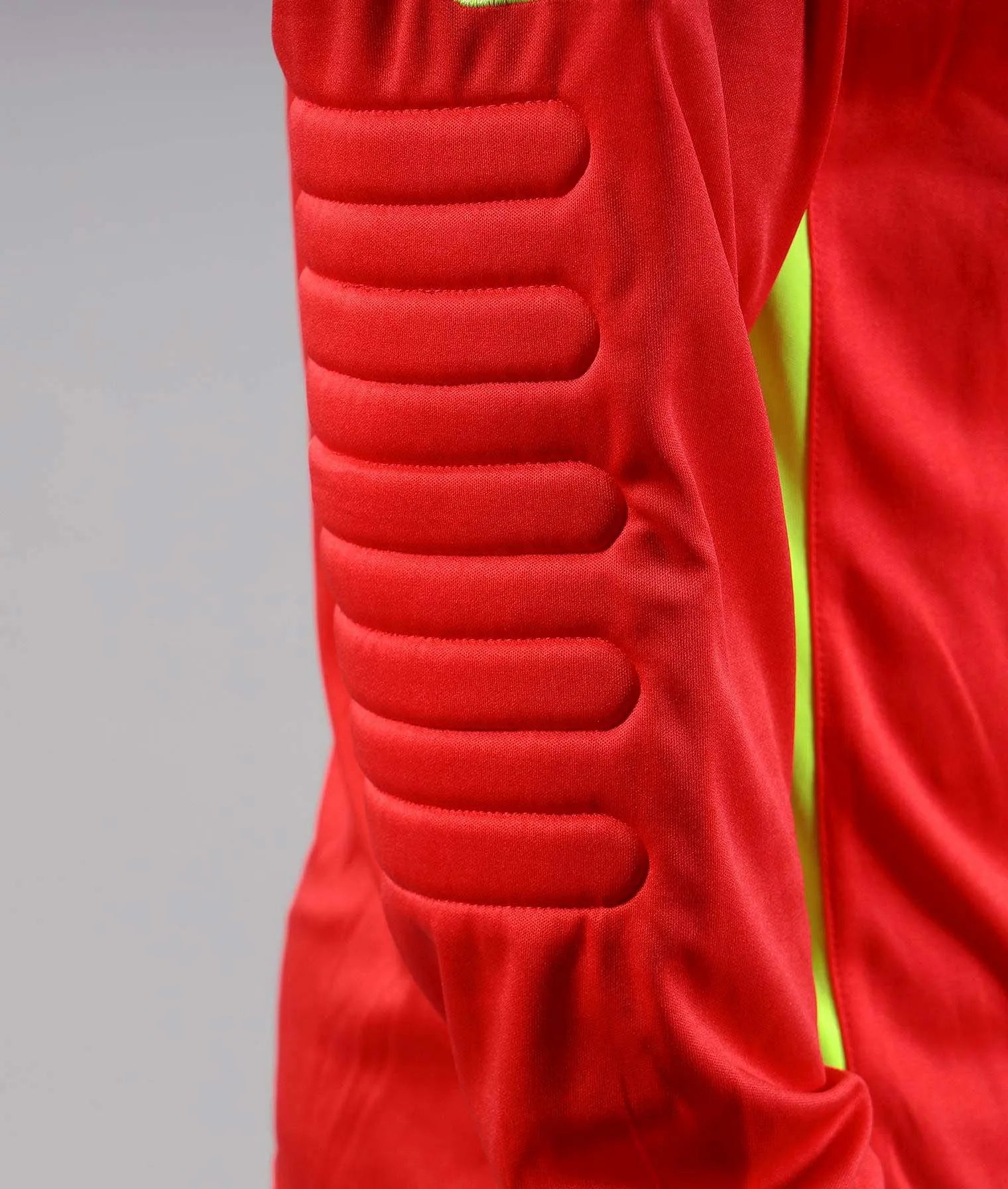 Cúl báire tacair givova portiere hyguana dearg 2xl