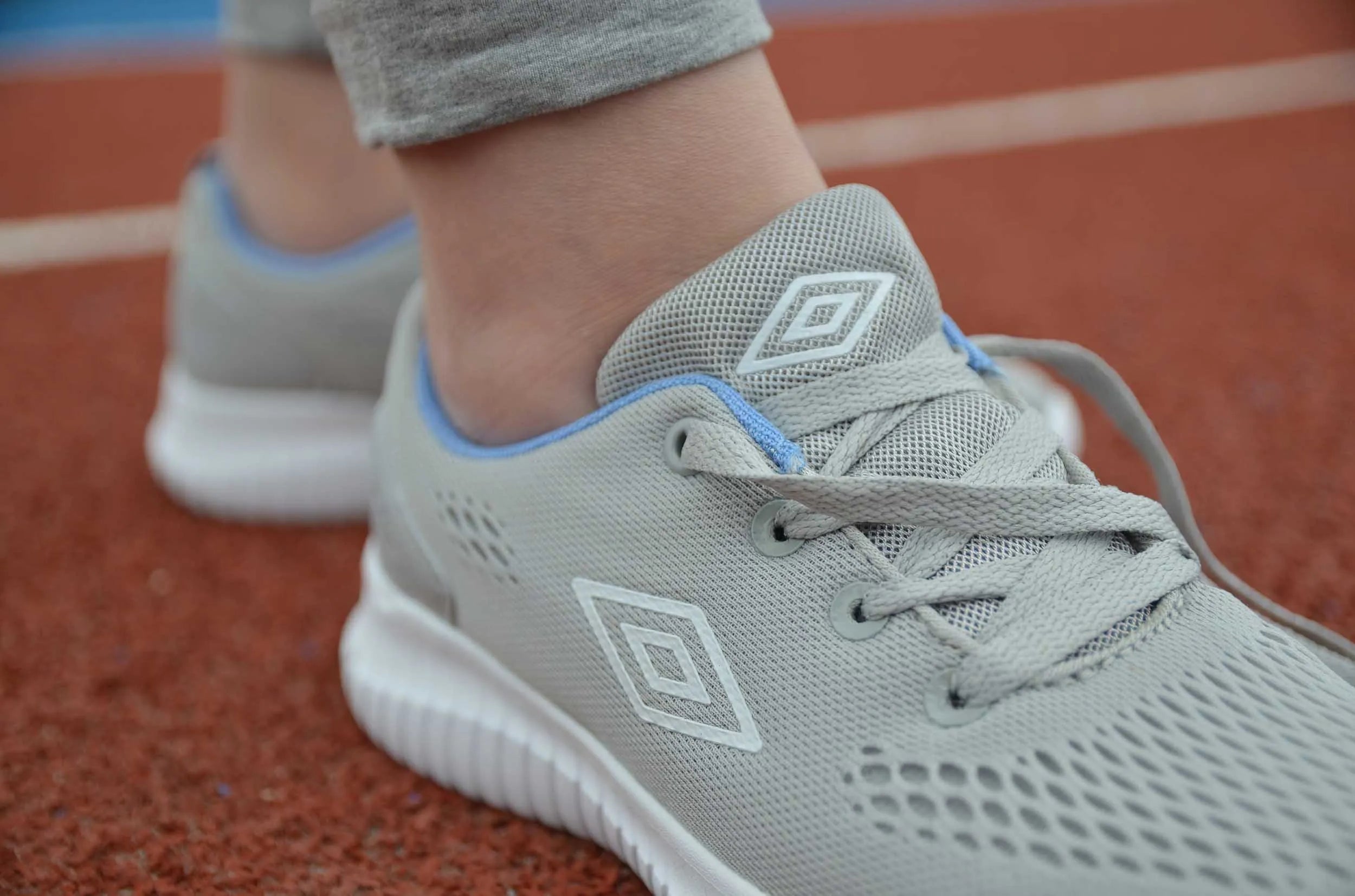 Női alkalmi cipő Umbro Chass szürke