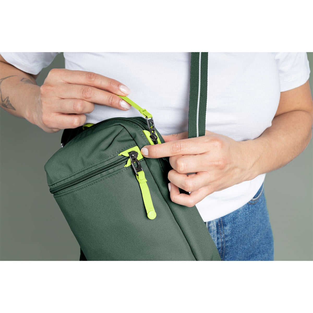 Pacsafe Go Festival Crossbody Spruce Green