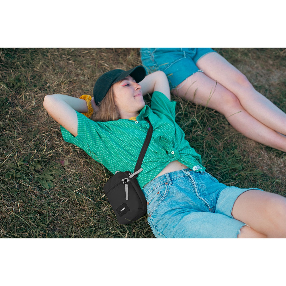 Sac à bandoulière Pacsafe Go Micro noir jais