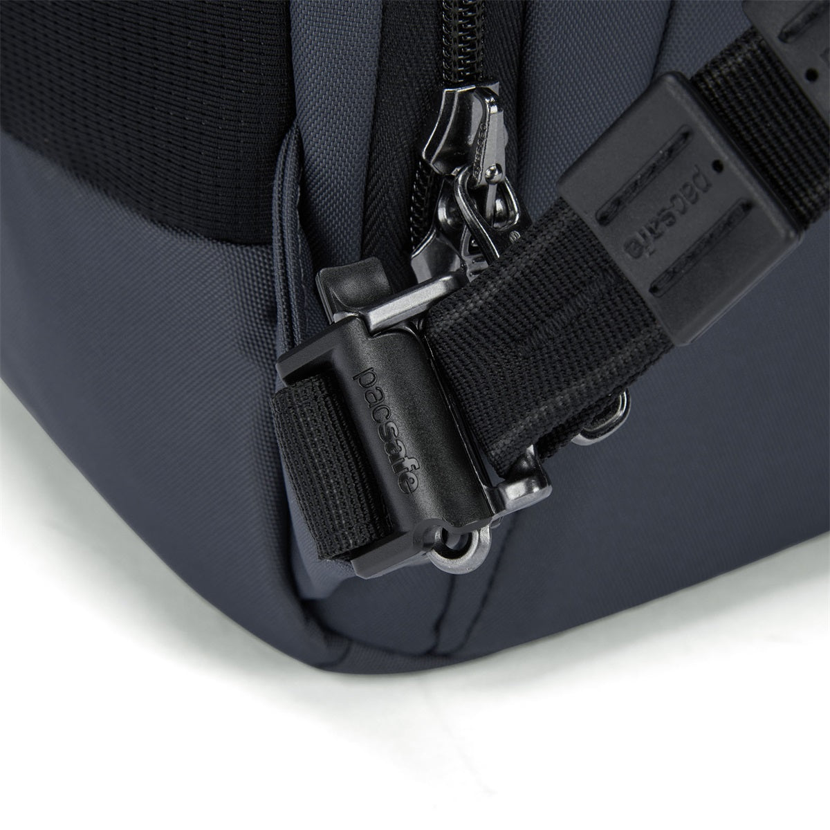 Plecak podróżny Pacsafe Exp35 w kolorze łupkowym