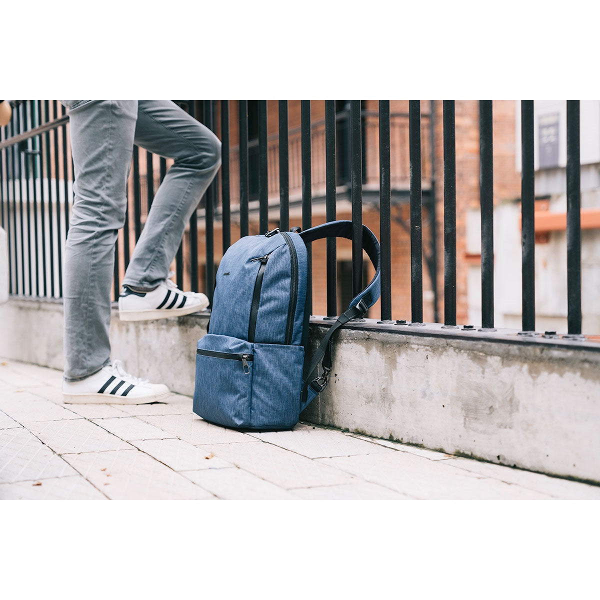 Pacsafe Metrosafe X 20l Backpack Dark Denim