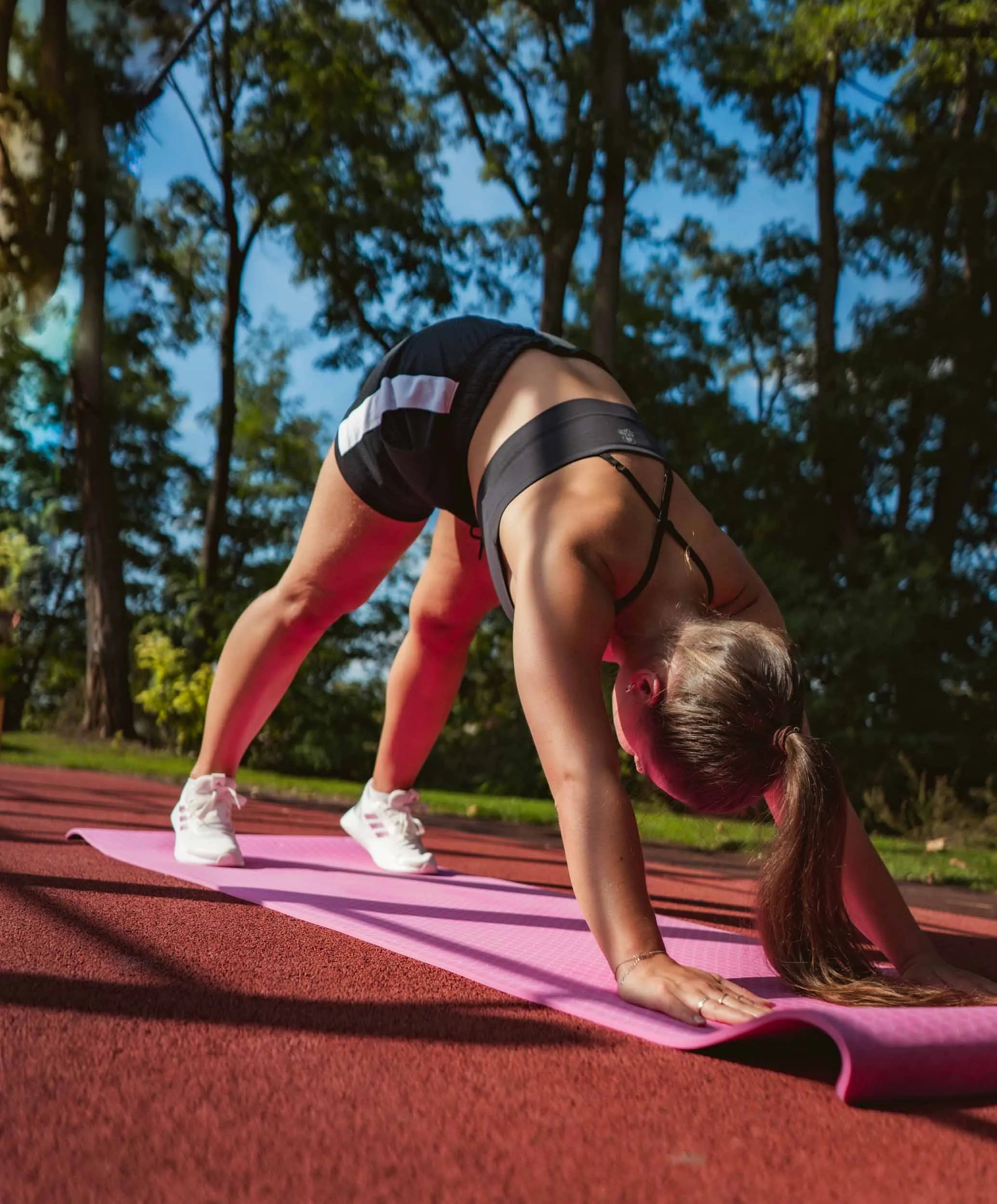 Esterilla de ejercicio con techo inclinado, esterilla de yoga, grosor 0,6 cm, rosa