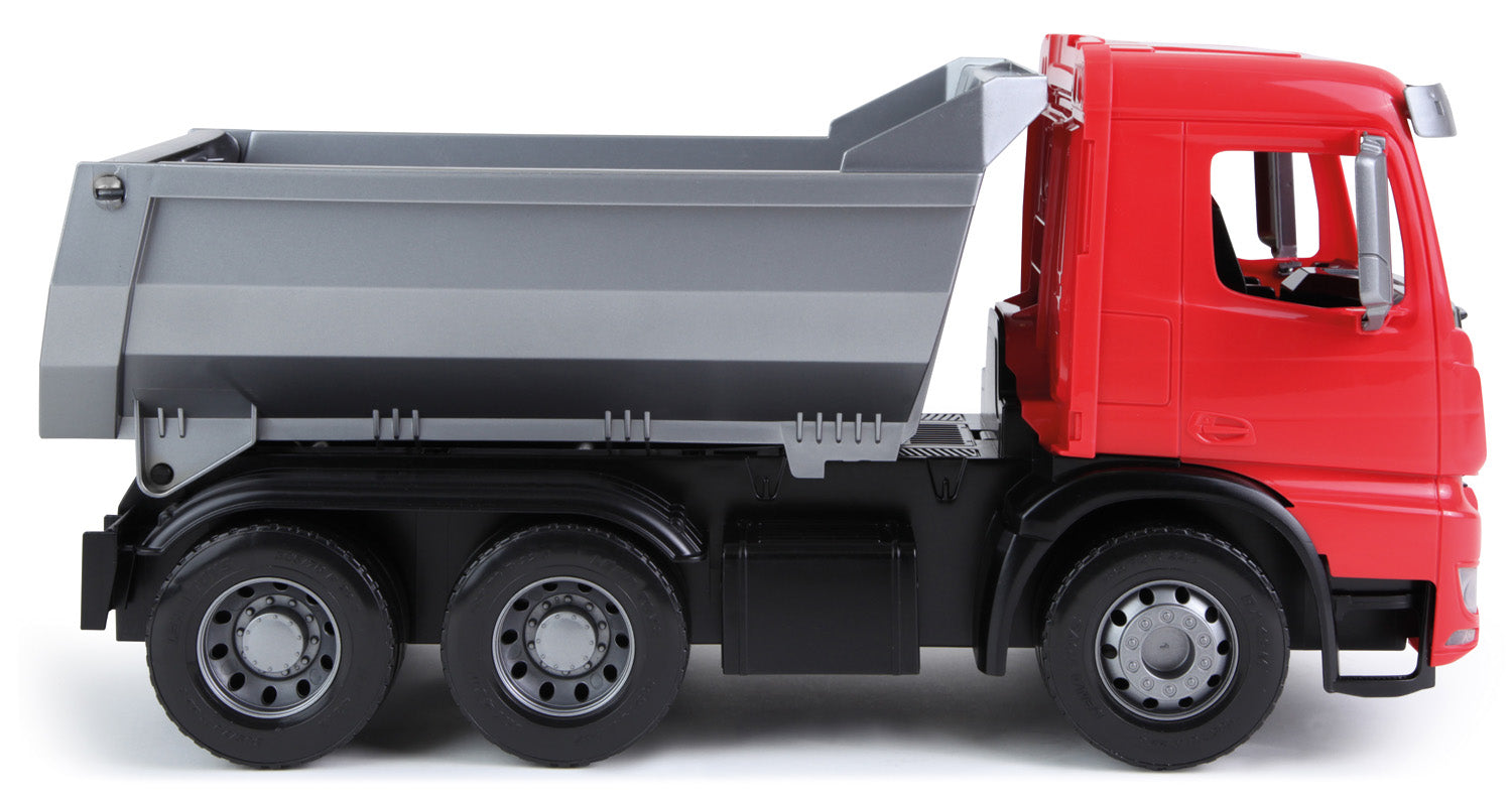 Il camion ribaltabile Mercedes
