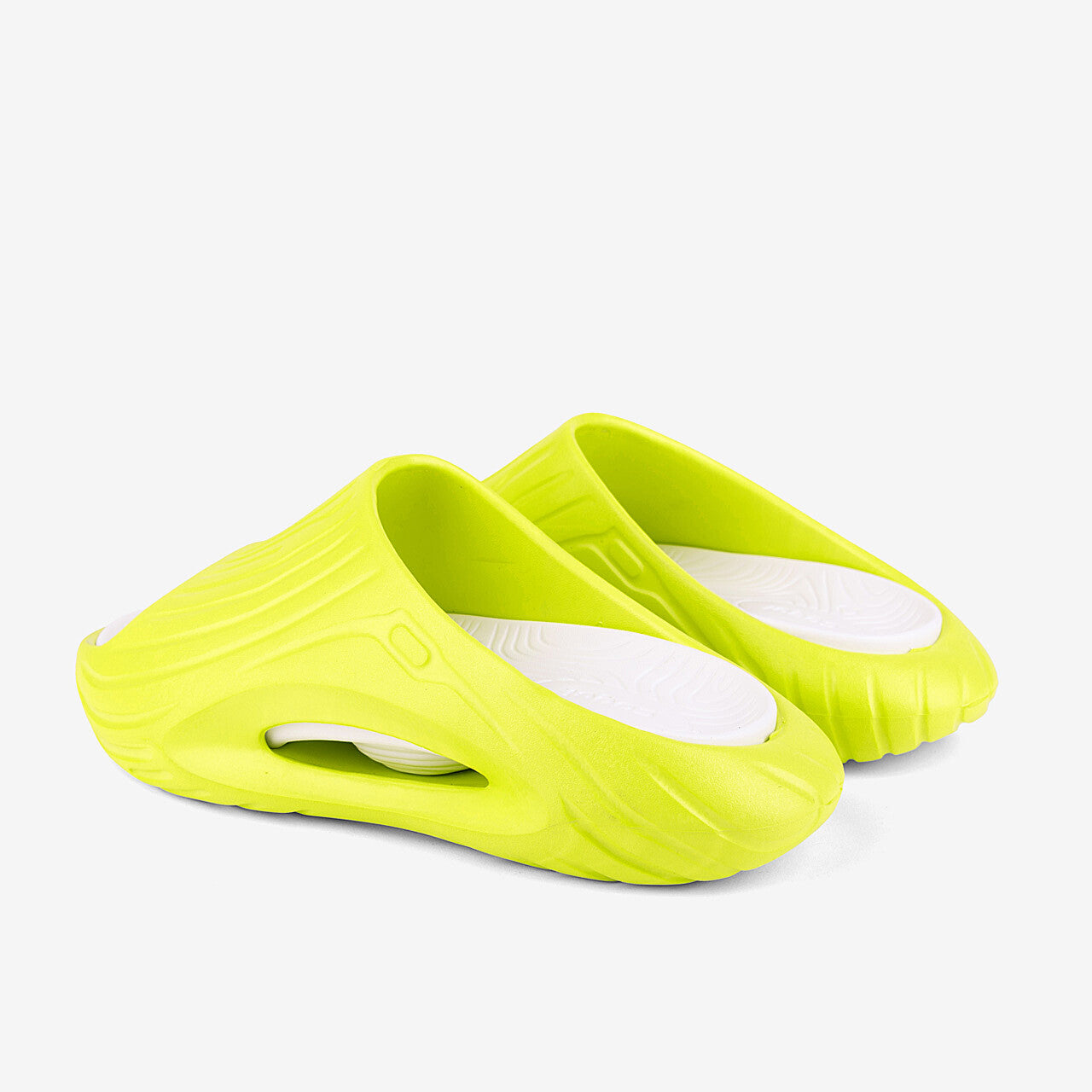Dame Slides Coqui
