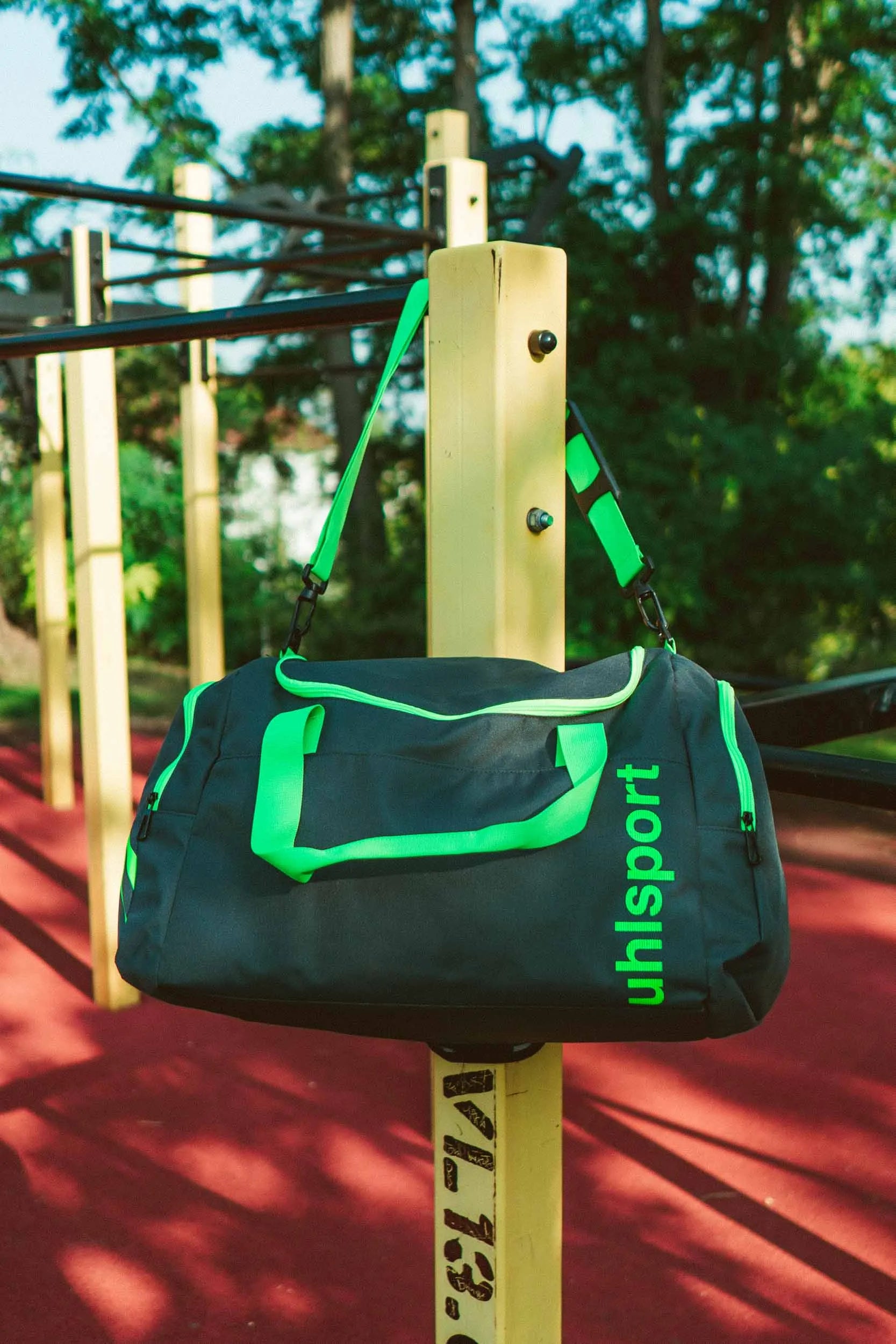 Tasche Uhlsport Essential 2.0 Sporttasche 50l Grün