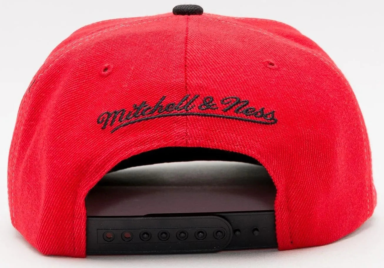 Czerwona czapka Mitchell & Ness NBA hwc Philadelphia