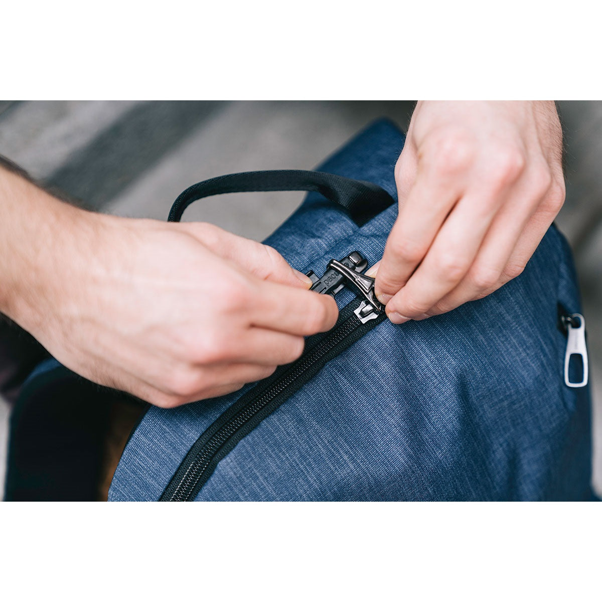 Pacsafe Metrosafe X 20l Backpack Dark Denim