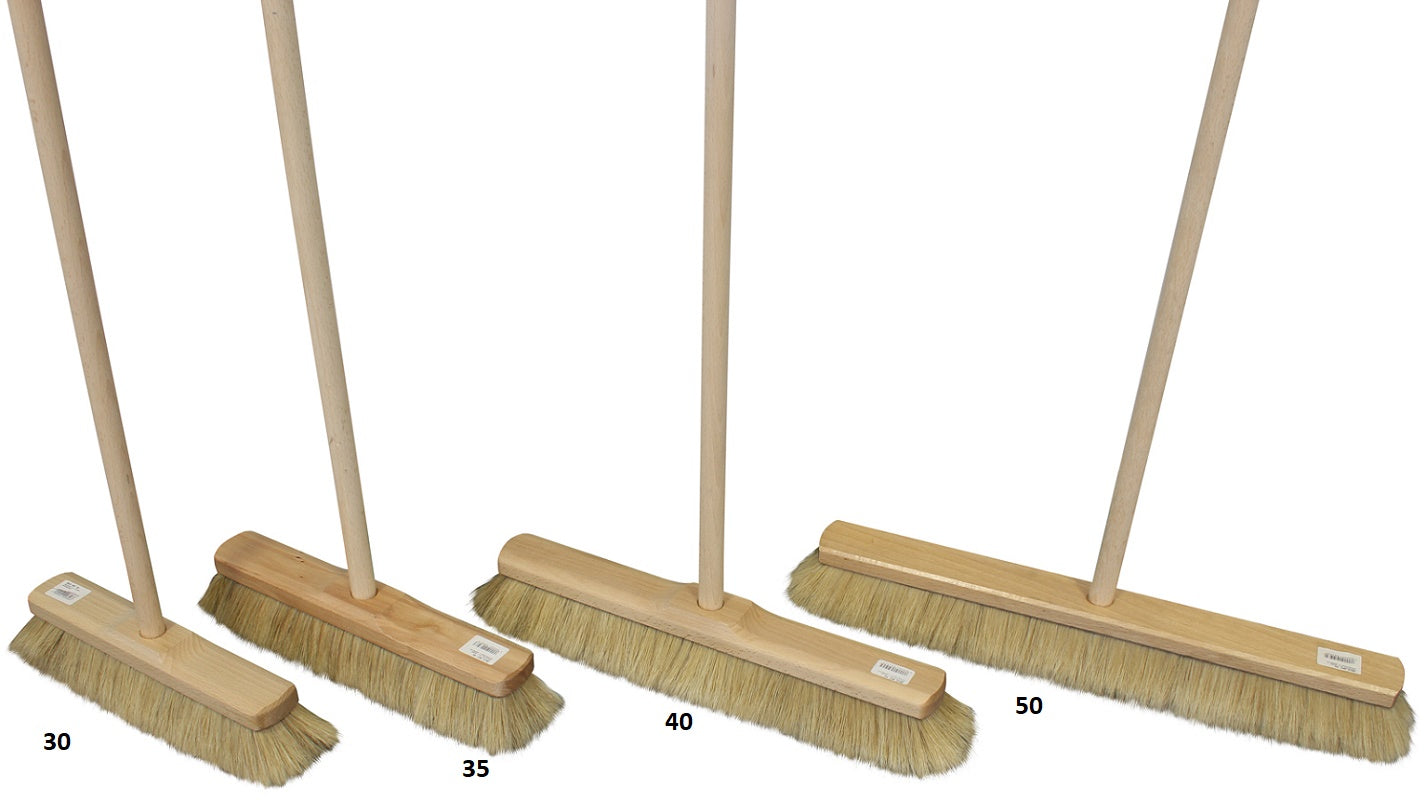 35 természetes sörtéjű seprő fogantyúval
