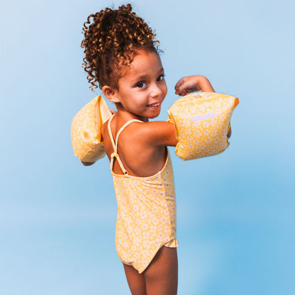 Bannaí Lámha Swim Essentials - Buí - Bláth - 0/2 Blianta