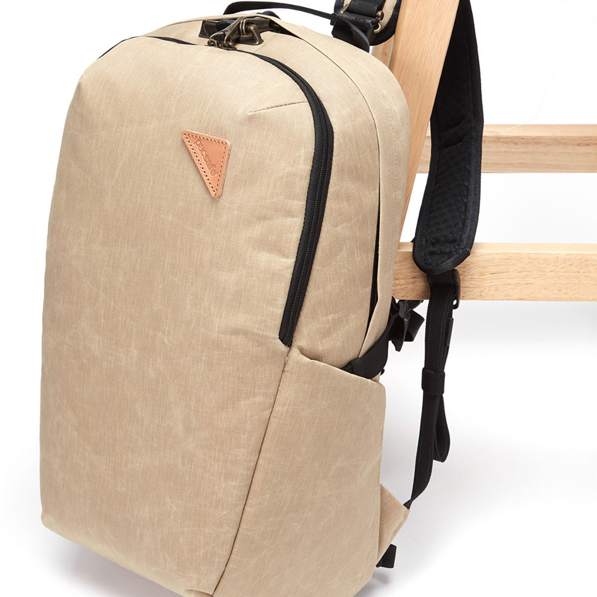 Pacsafe Vibe 25 Backpack Coyote