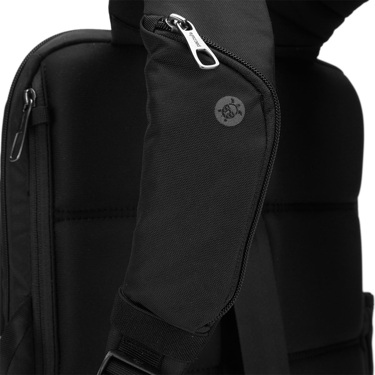 Pacsafe Metrosafe X 16 Commuter Backpack Black