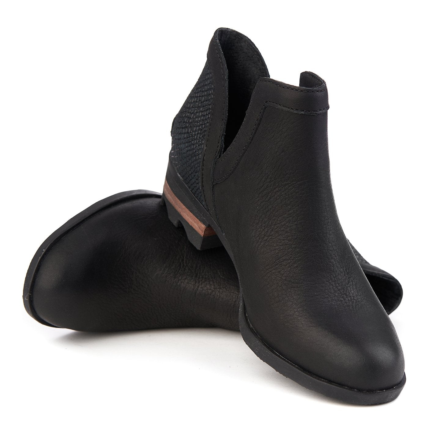 Vystřihovací boty Sorel Lolla přírodní kůže černá