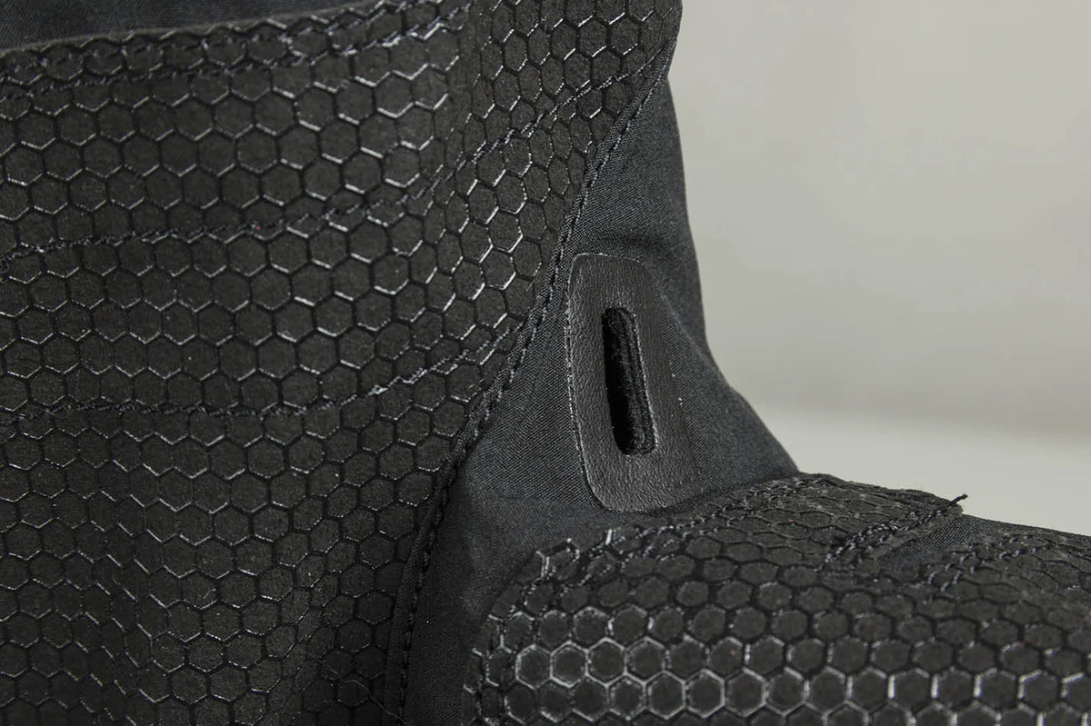 Clúdaíonn Glove Sciála Leki Thermoshell Dubh