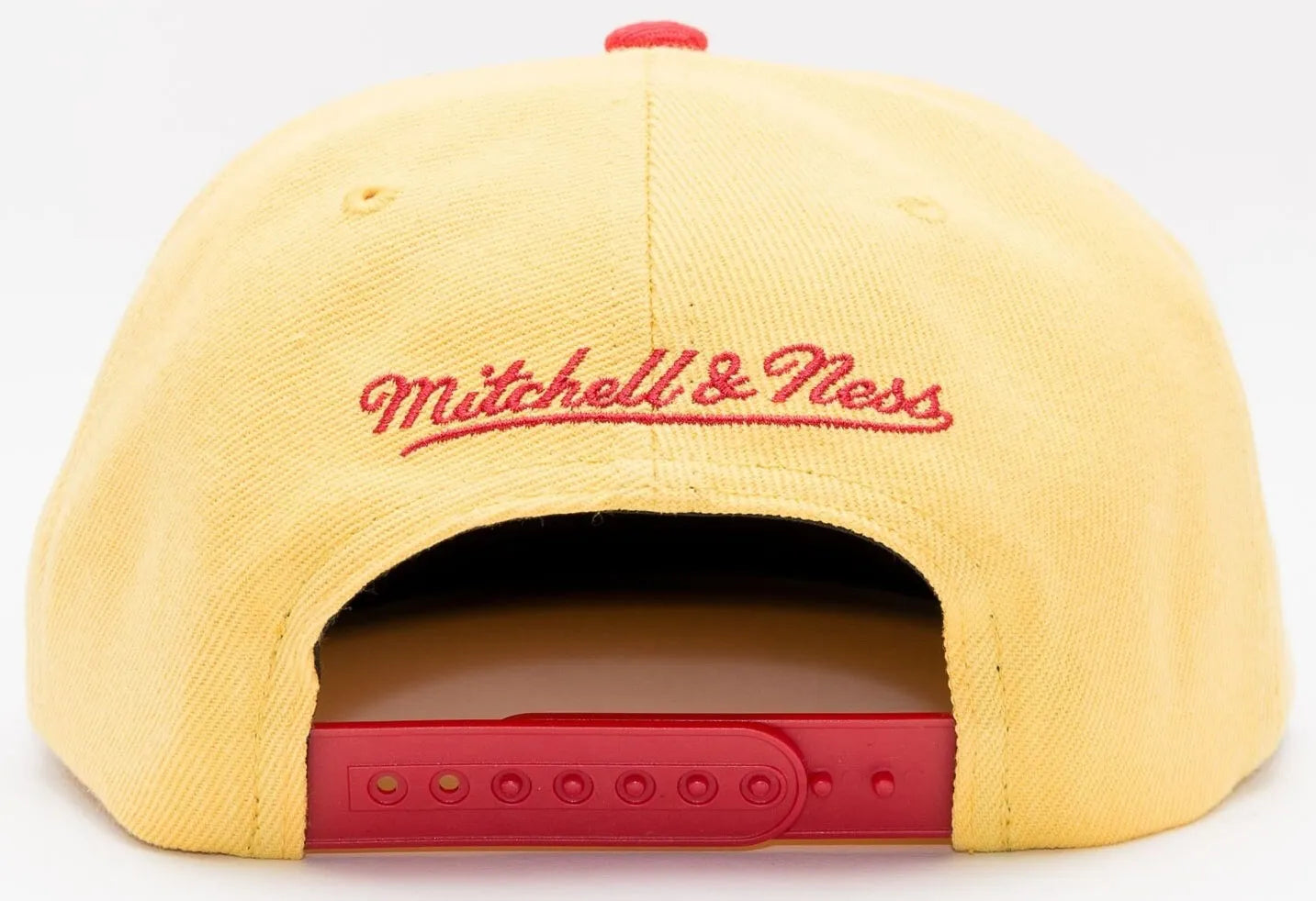 Czapka z daszkiem Mitchell & ness NBA hwc atlanta hawks w kolorze złoto-czerwonym i żółtym