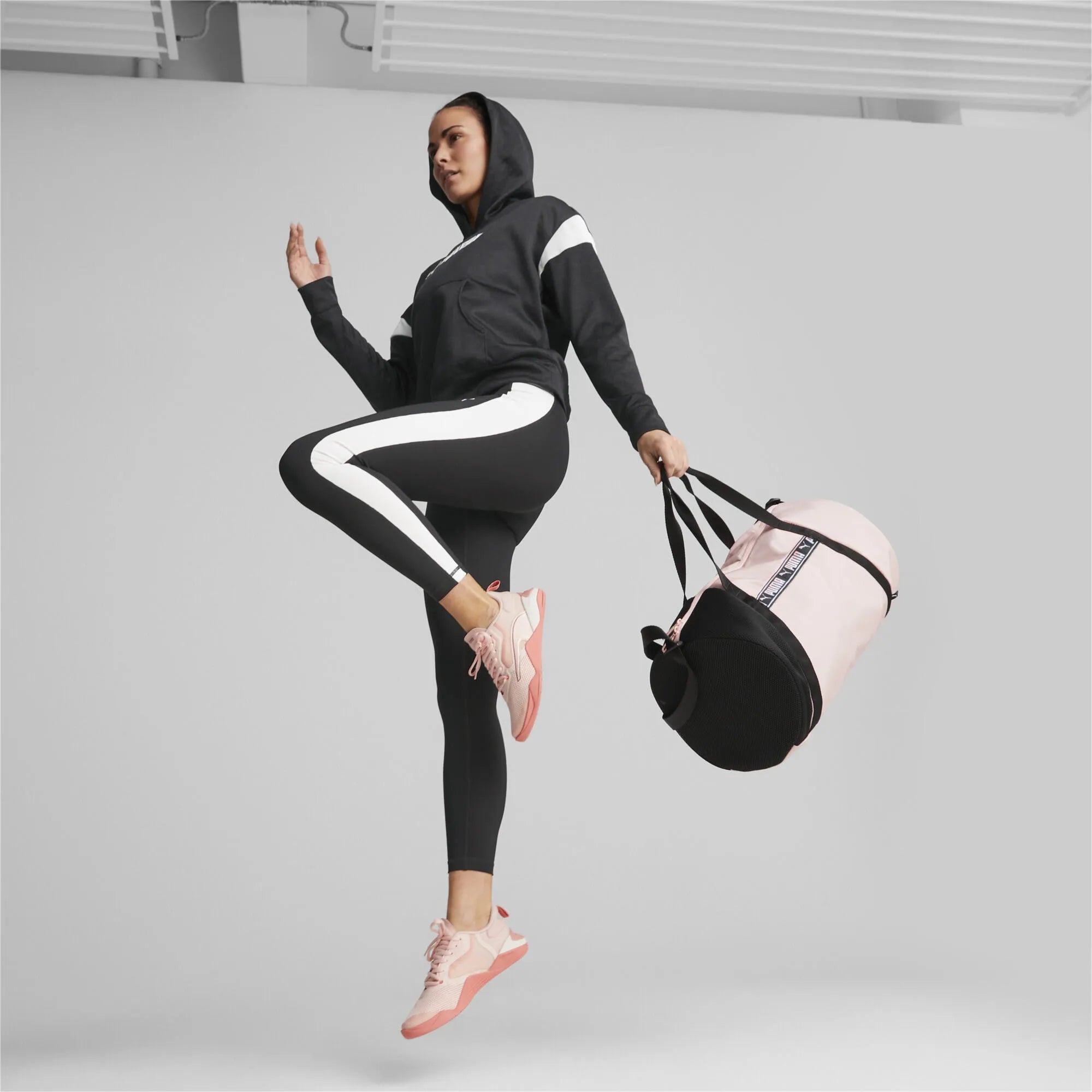 Puma Wmns At Essentials Barrel Bag 25l Rose Dust Pink