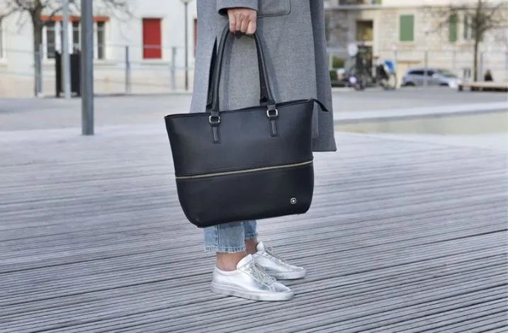 Dámská kabelka wenger eva 13 černo-modrá černá