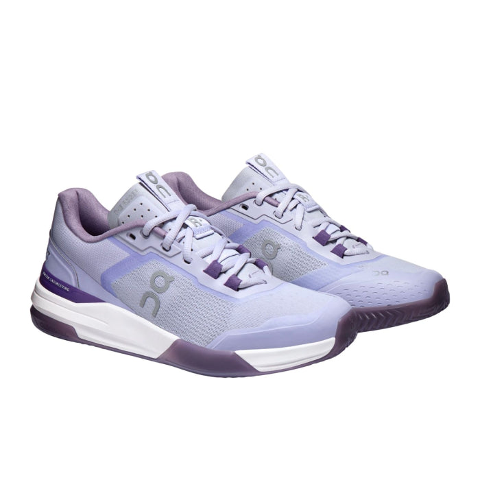 La pantofi de tenis pentru femei