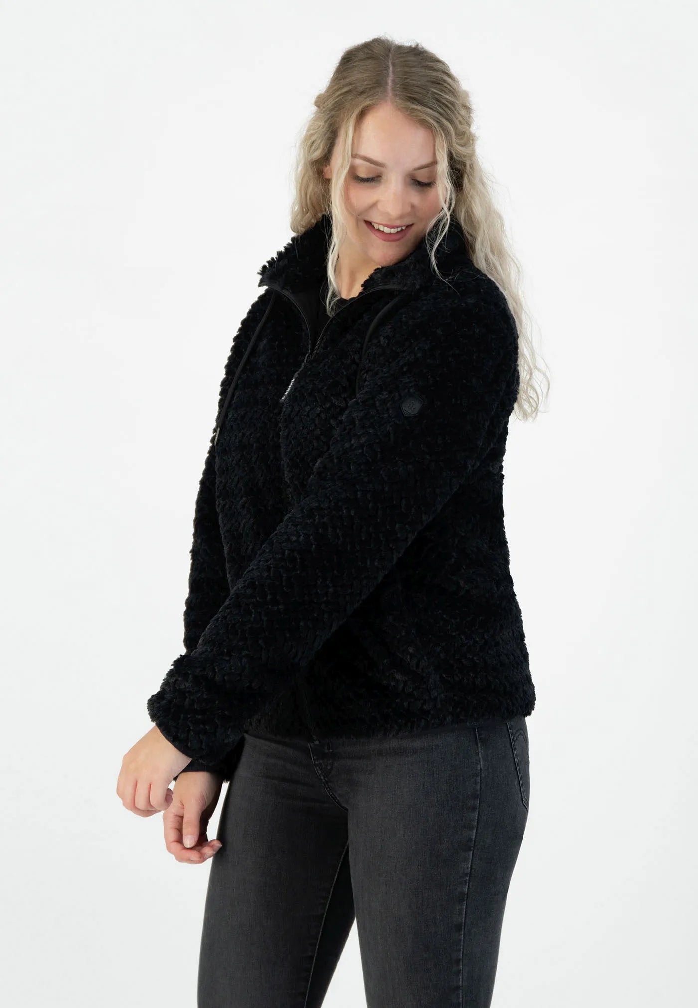 Geansaí na mban kjelvik wms ann 40 dubh 36