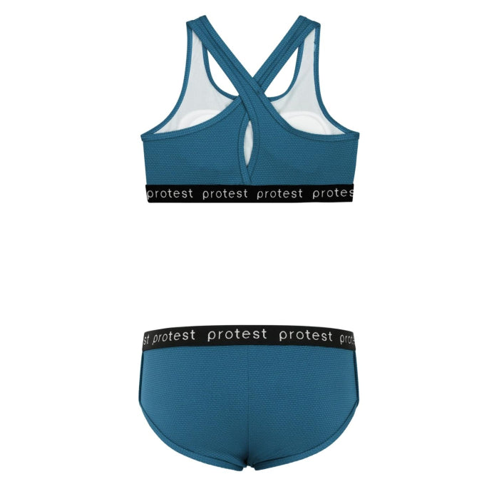 Fete în Bikini de protest