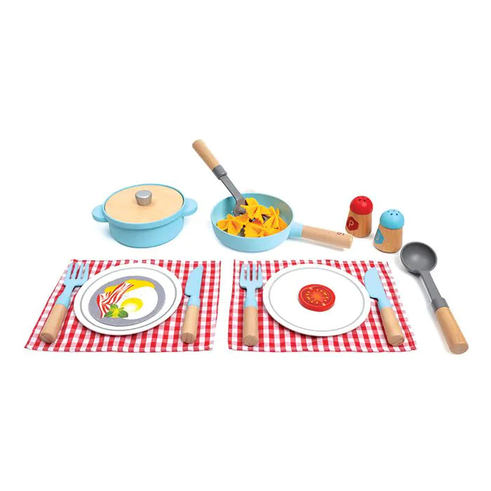 Игрален комплект за готвене и сервиране Hape Little Chef