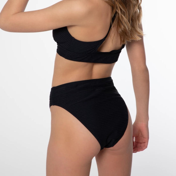 Slip bikini da donna di protesta