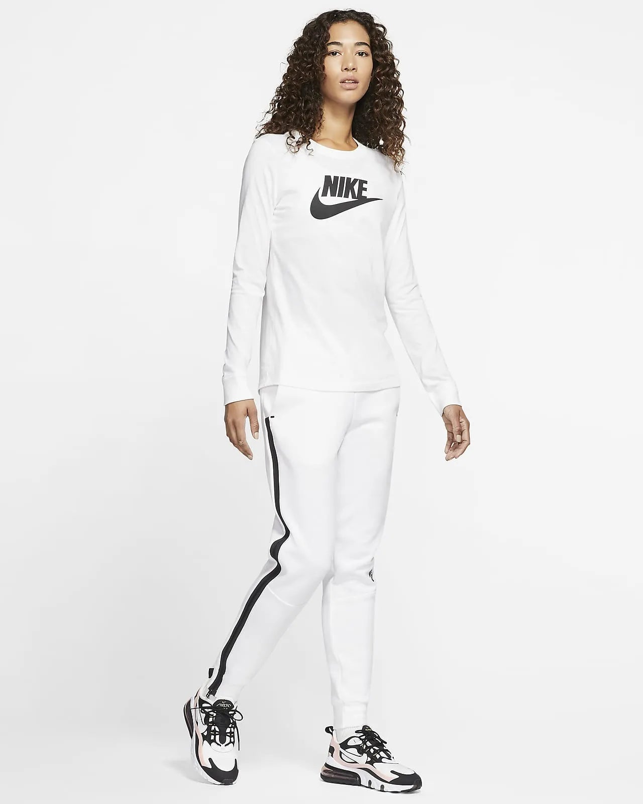 Tricou alb pentru femei nike essential icon futura xs