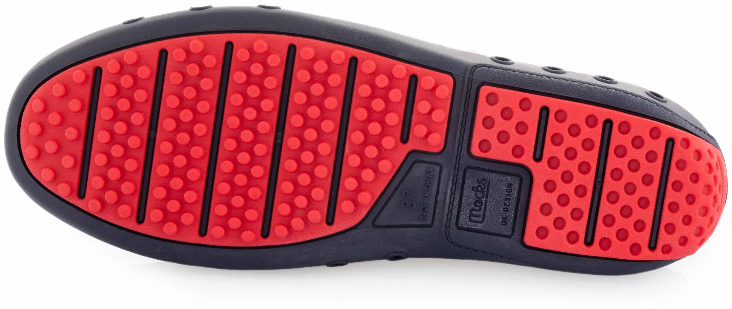 Letnie buty unisex drwią z czerni